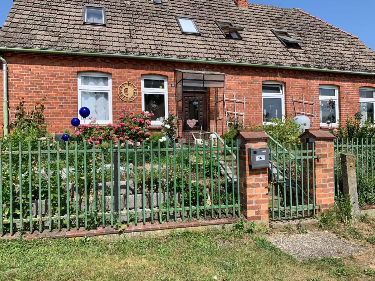 Das Haus Am Teich Besitz Екстериор снимка